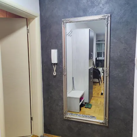 Lejla Apartman *